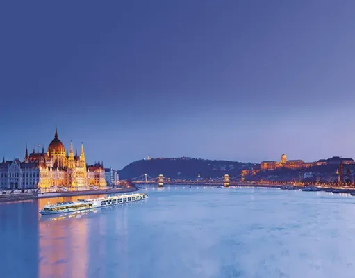 Terri Clark to Join Scenic’s 2027 Danube Christmas Markets Cruise