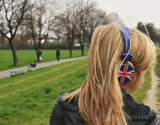 9 Times You’ll Need Reliable Internet During Your UK Trip