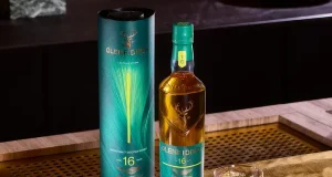 Glenfiddich and Aston Martin F1 Unveil Two Limited-Edition Single Malts