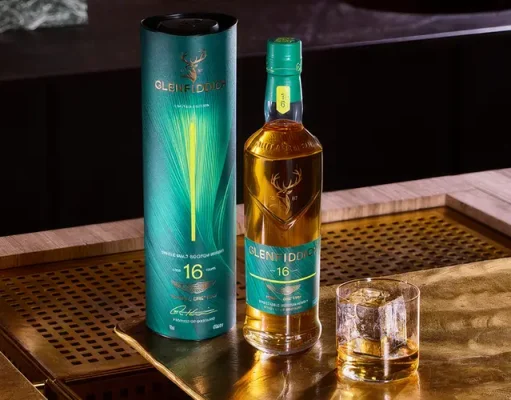 Glenfiddich and Aston Martin F1 Unveil Two Limited-Edition Single Malts