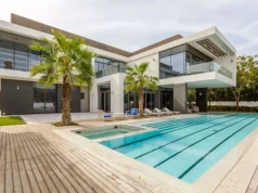 The 6 Best Websites to Rent Luxury Villas for Large Groups & Families