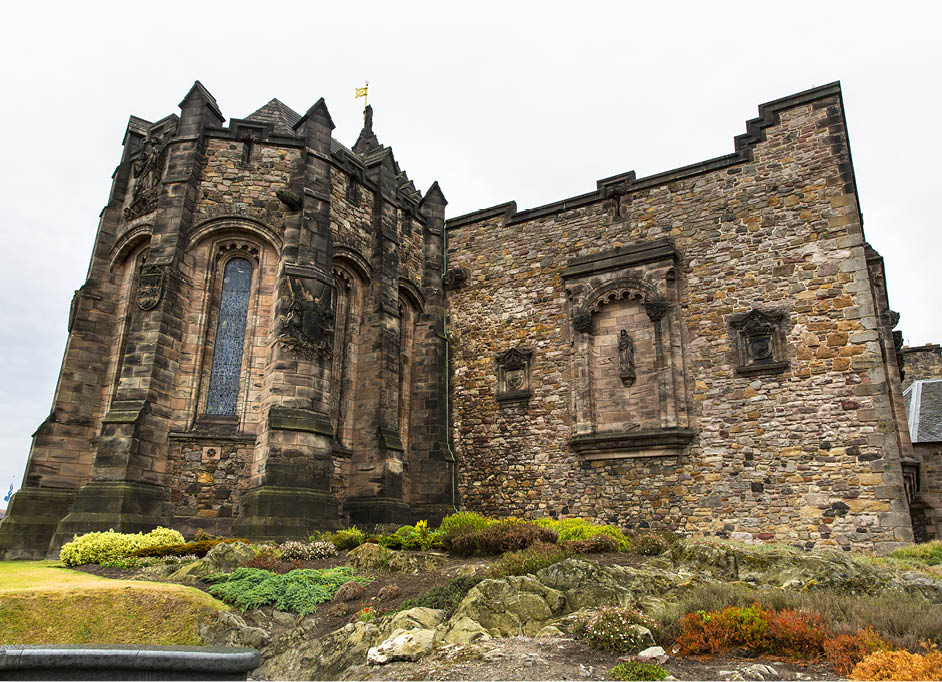 EDINBURGH, SCOTLAND 2022 August 22: Edinburgh Castle is an ancient fortress, from its position on top of the castle rock it dominates the panorama of the city of Edinburgh
